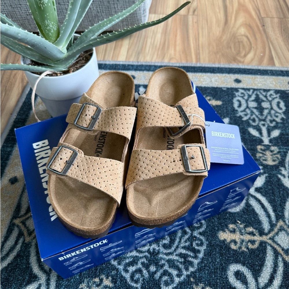 Birkenstock Arizona Sueded Embossed Dotted New Beige ladies 9, narrow fit - Picture 2 of 8